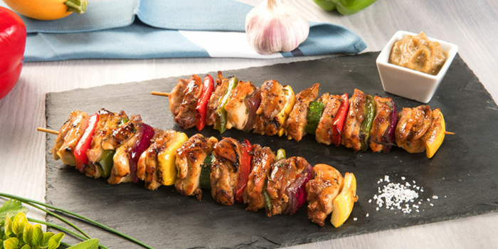Recette : Brochettes de poulet du Gers au barbecue Caviar d’aubergines